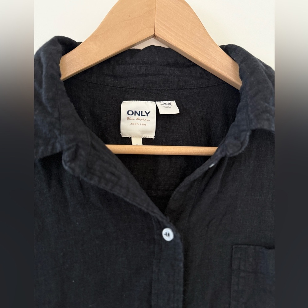 ONLY Linen Blend Button Down Shirt, size small. - Picture 5 of 8